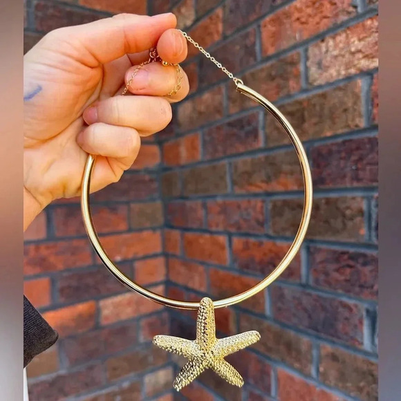 Zara Starfish Gold Bangle Necklace - Picture 8 of 8